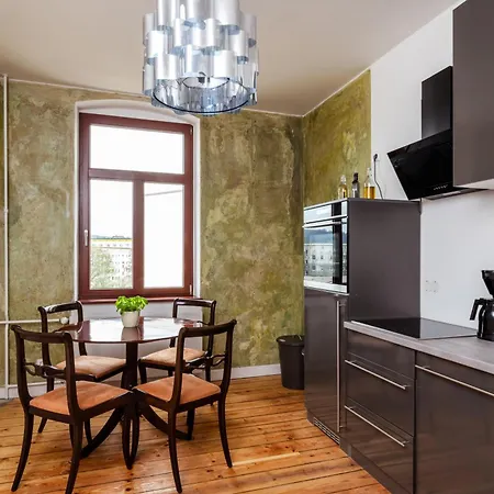 Privatunterkunft Künstlerzimmer In Der Häselburg - Hanseatische Gera