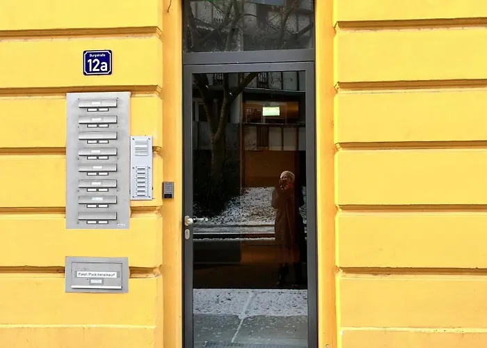 Kuenstlerzimmer In Der Haeselburg - Hanseatische Gera
